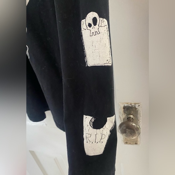 Nightmare Before Christmas long sleeve - Picture 3 of 6